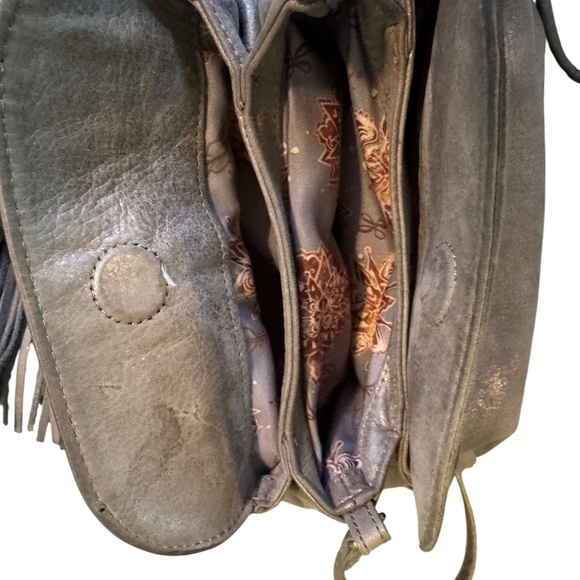 HOBO Birdy steel leatherCrossbody w fringe tassel closure - Picture 7 of 12